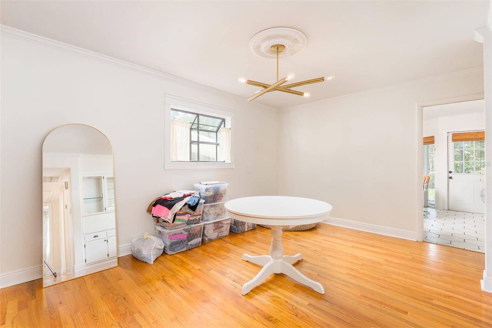 1216 E Flora St Property Photo 6