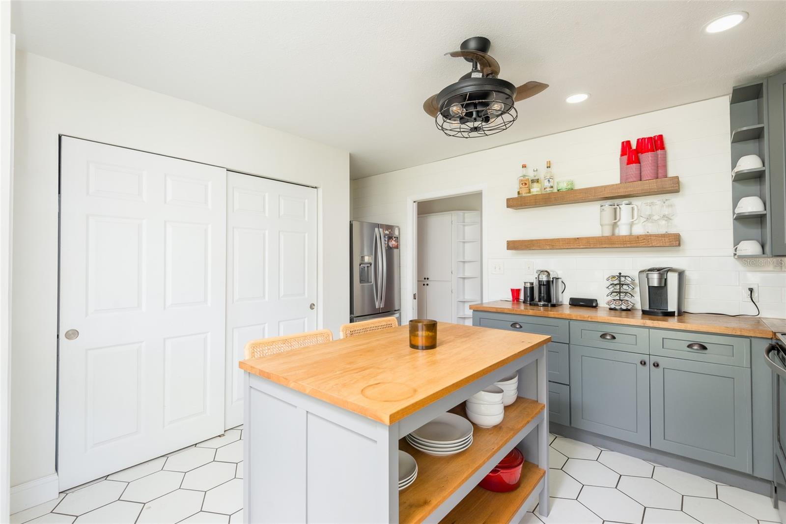 1216 E Flora St Property Photo 11