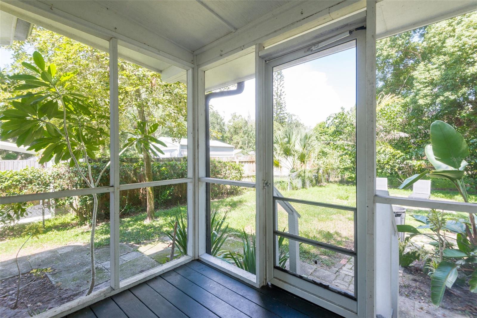 1216 E Flora St Property Photo 22