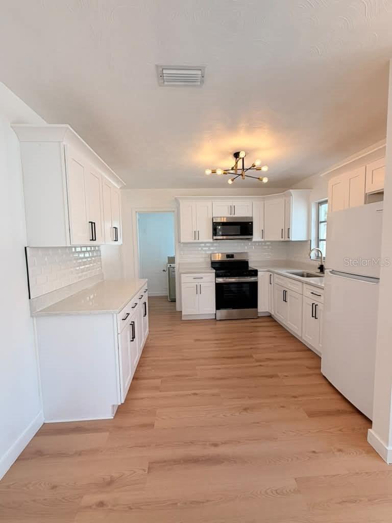 3203 W Ivy St Property Photo 6