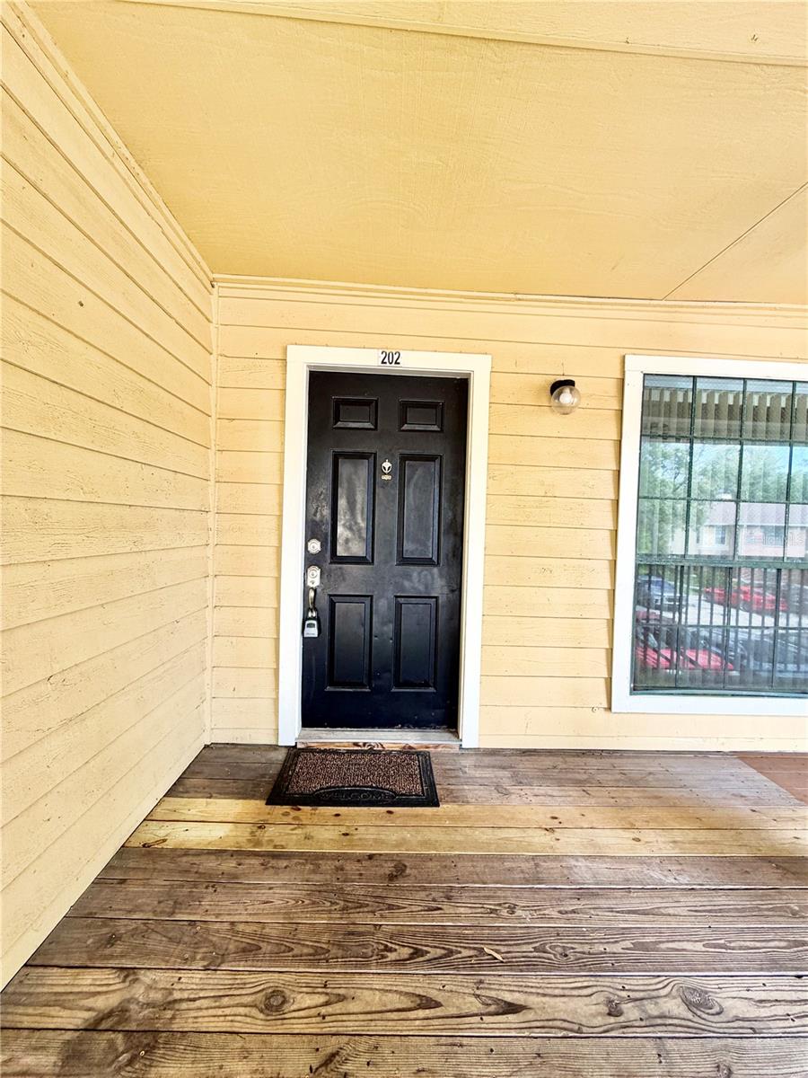 8643 Mallard Reserve Dr #202 Property Photo 4