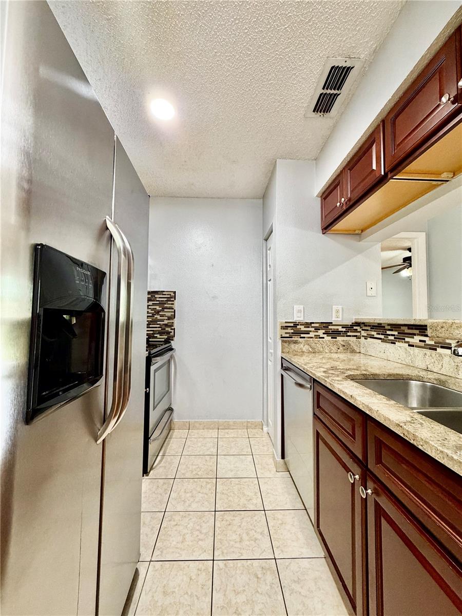 8643 Mallard Reserve Dr #202 Property Photo 5