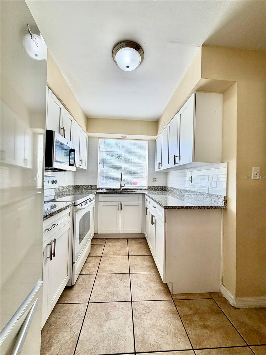 7501 Gallineta Ct #7501 Property Photo 4