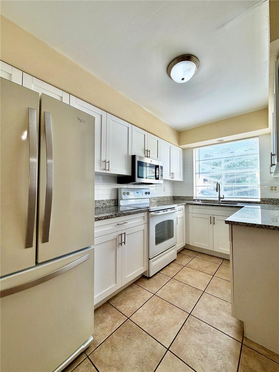 7501 Gallineta Ct #7501 Property Photo 6