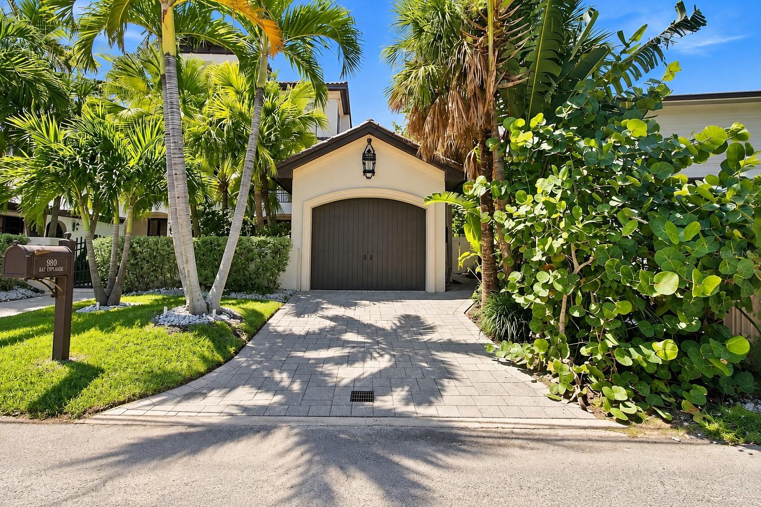 980 Bay Esplanade Property Photo 9
