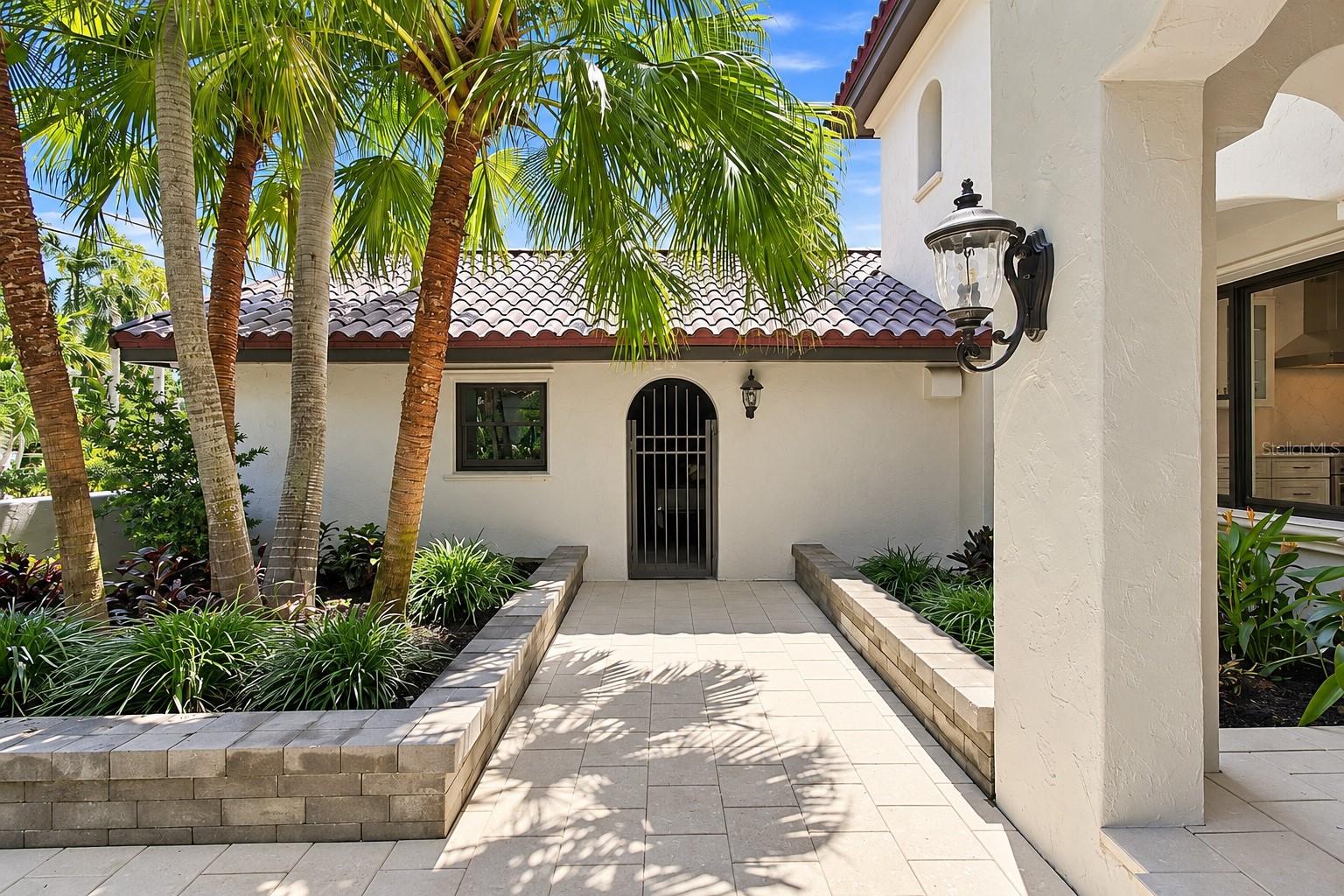 980 Bay Esplanade Property Photo 14