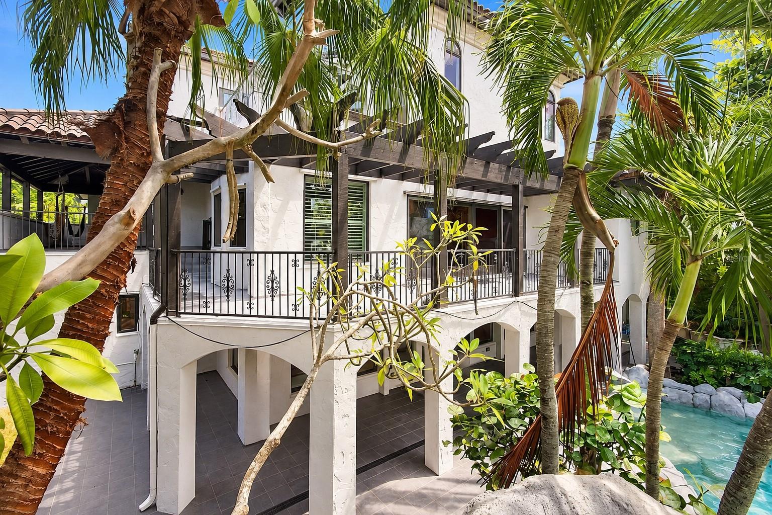 980 Bay Esplanade Property Photo 30