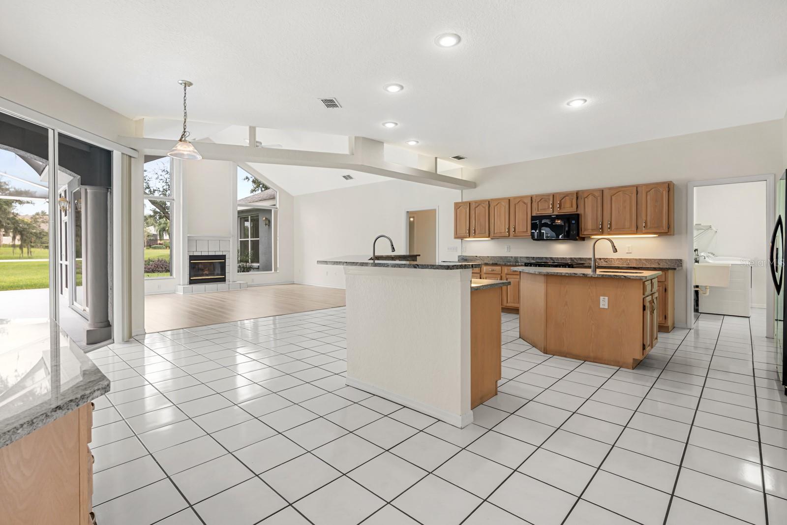 2713 Clubhouse Dr Property Photo 16
