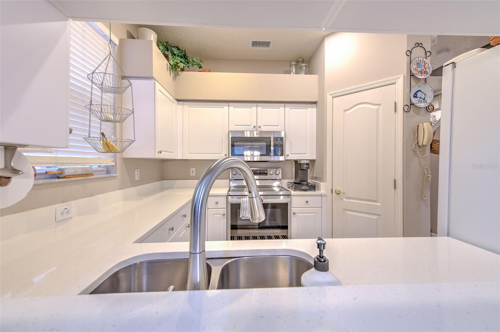 3111 W San Pedro St Property Photo 9