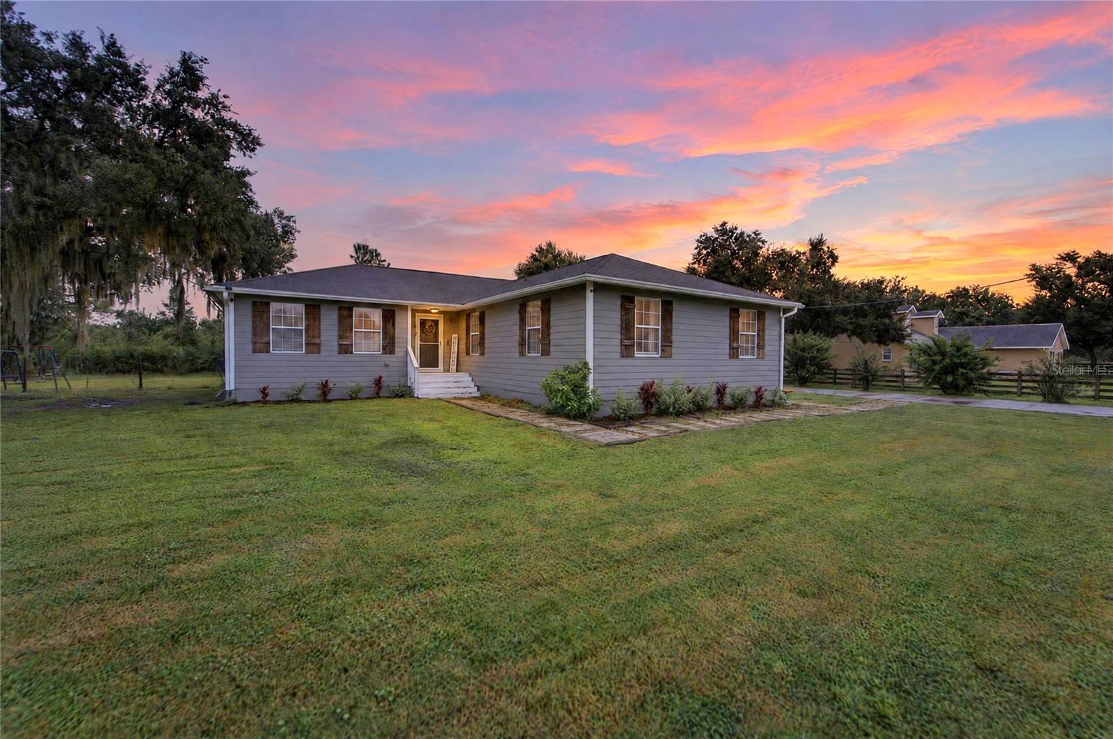 1257 Drew St Property Photo 1