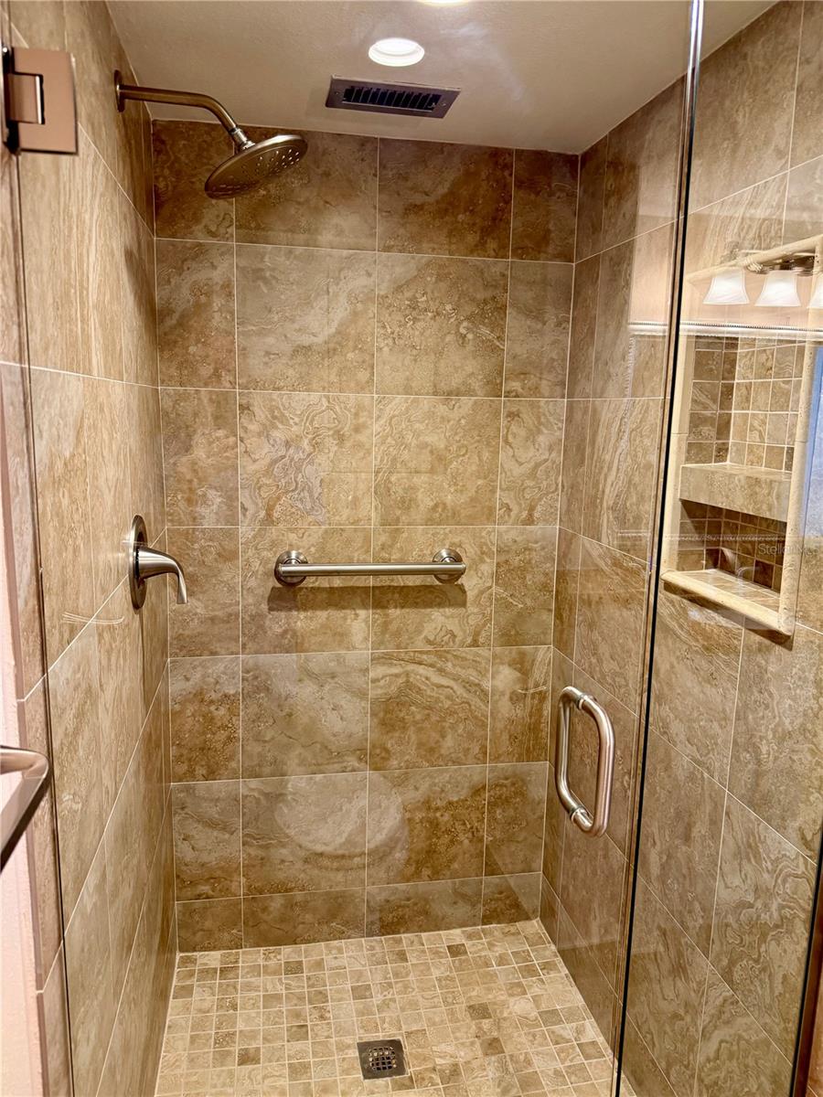 2620 Cove Cay Dr #307 Property Photo 11