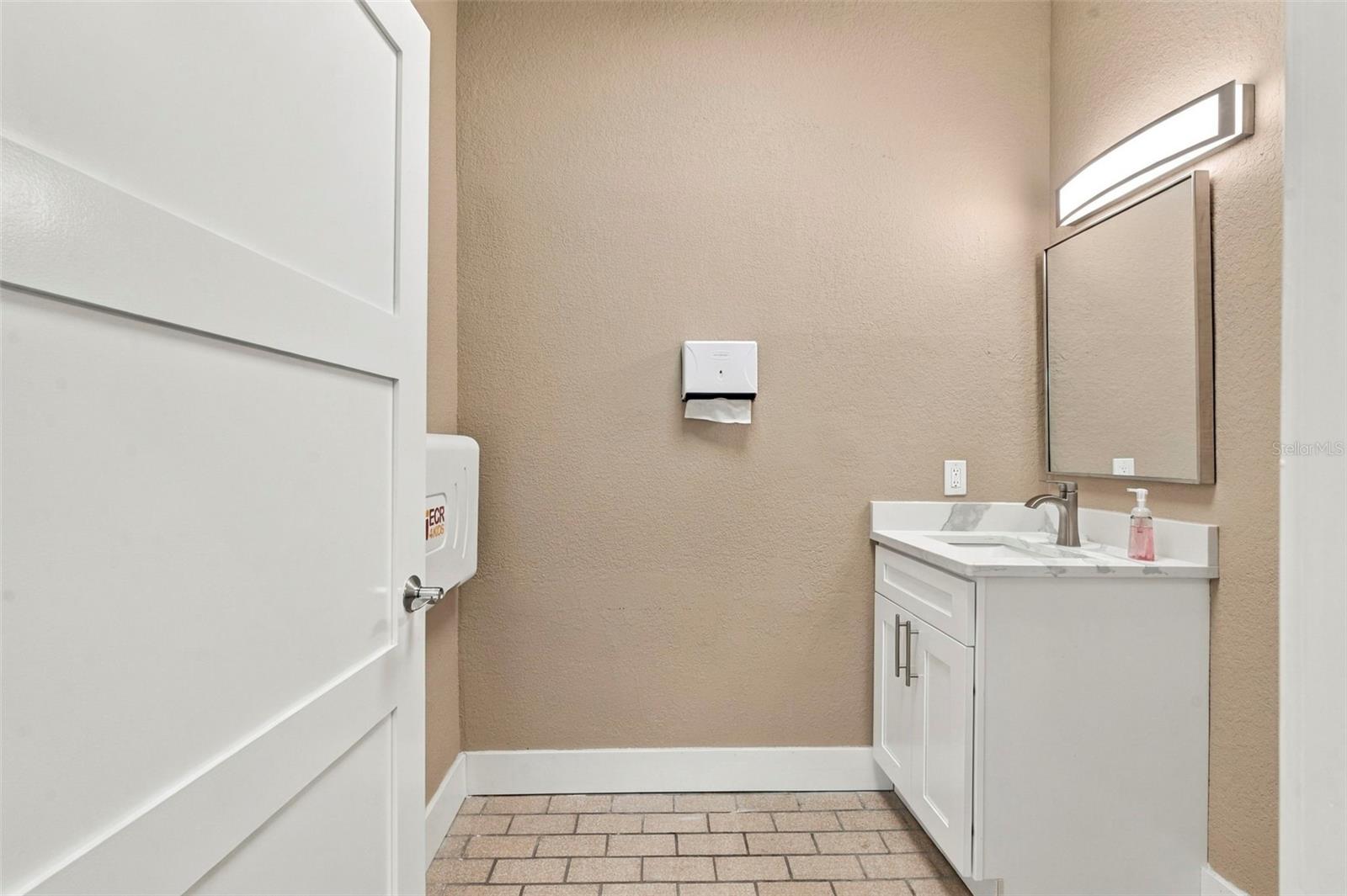 11748 La Madera Blvd #b Property Photo 12