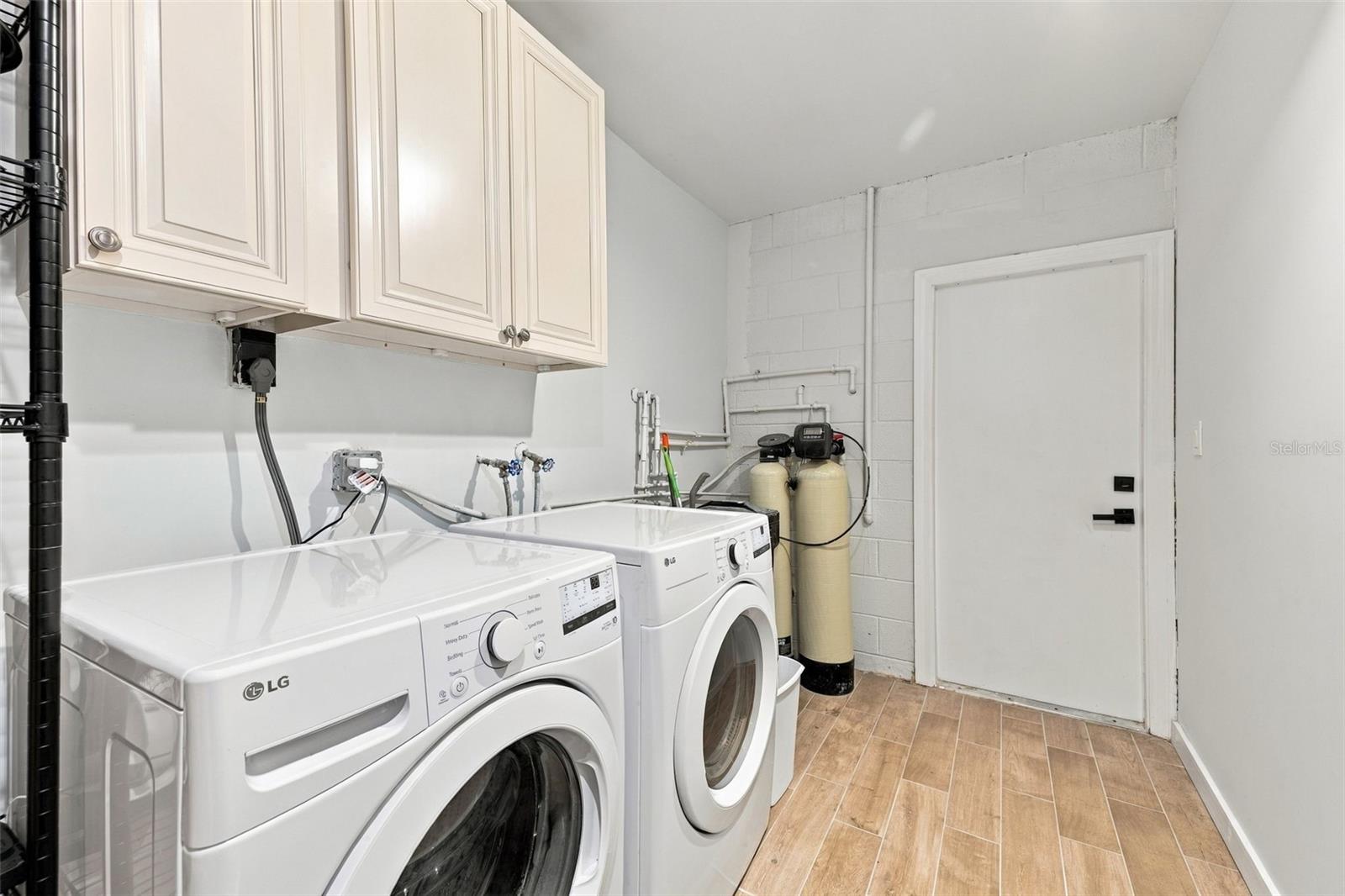4318 Helena St Ne Property Photo 31