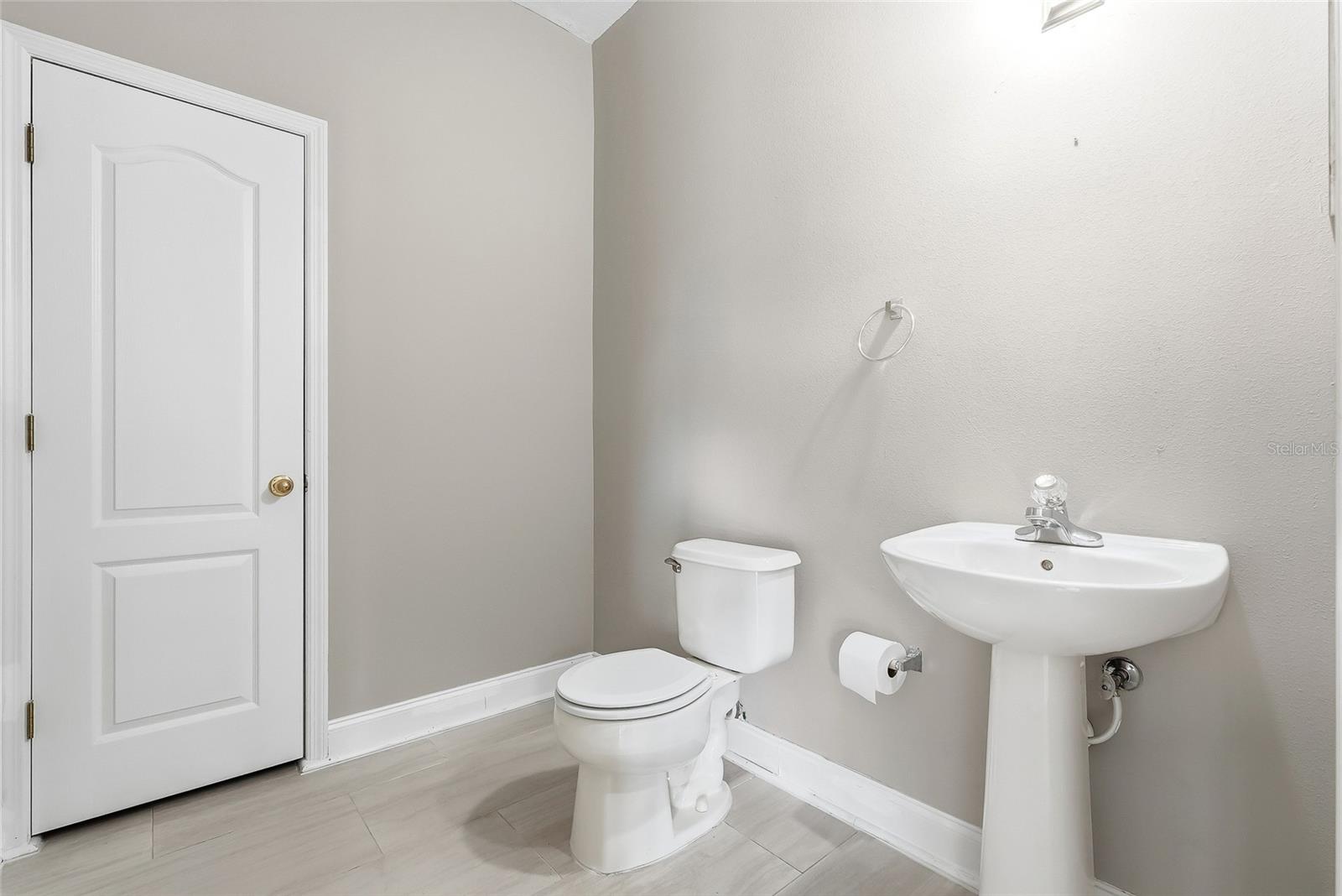 9237 C Wellstone Dr Property Photo 31