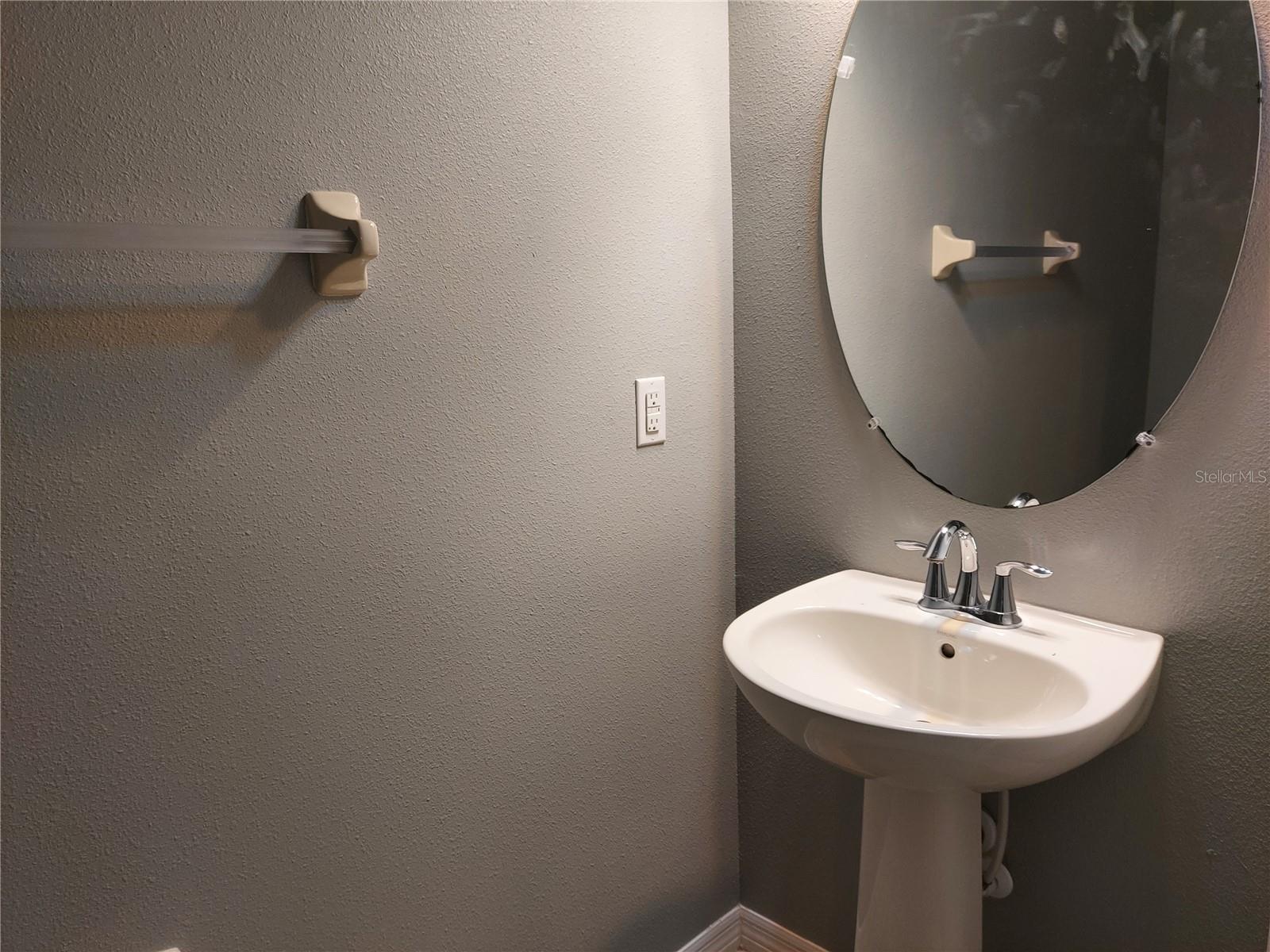 8515 Brushleaf Way Property Photo 24