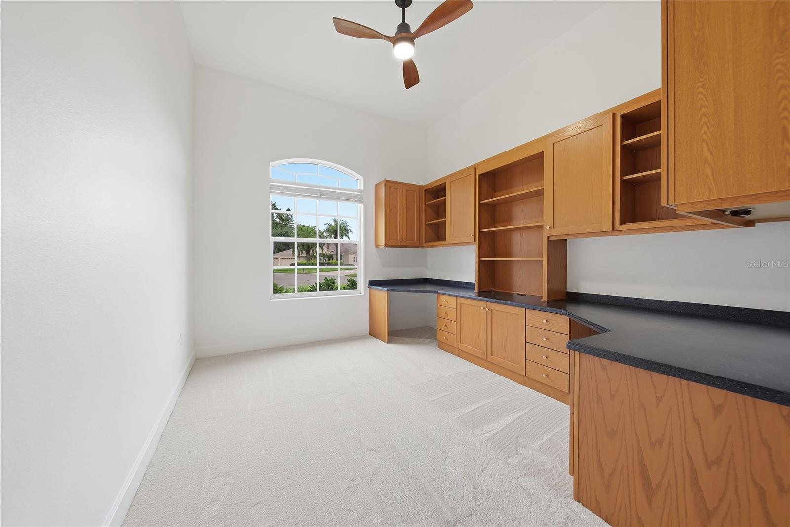 4034 Executive Dr Property Photo 11