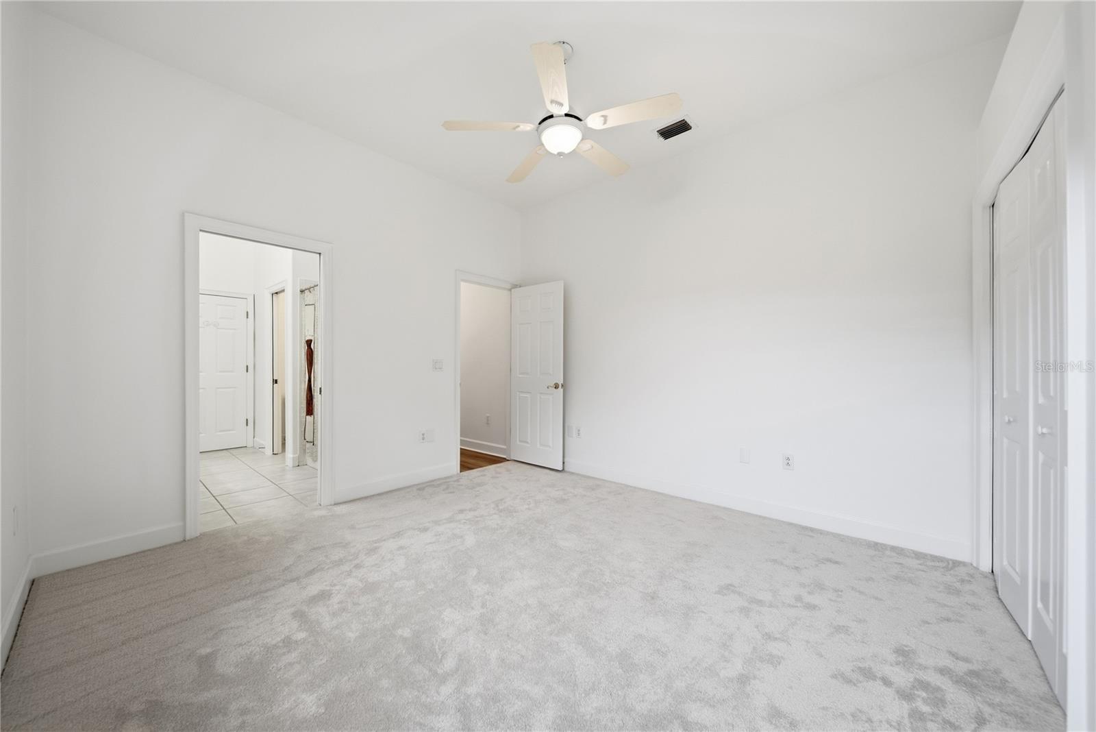 4034 Executive Dr Property Photo 31