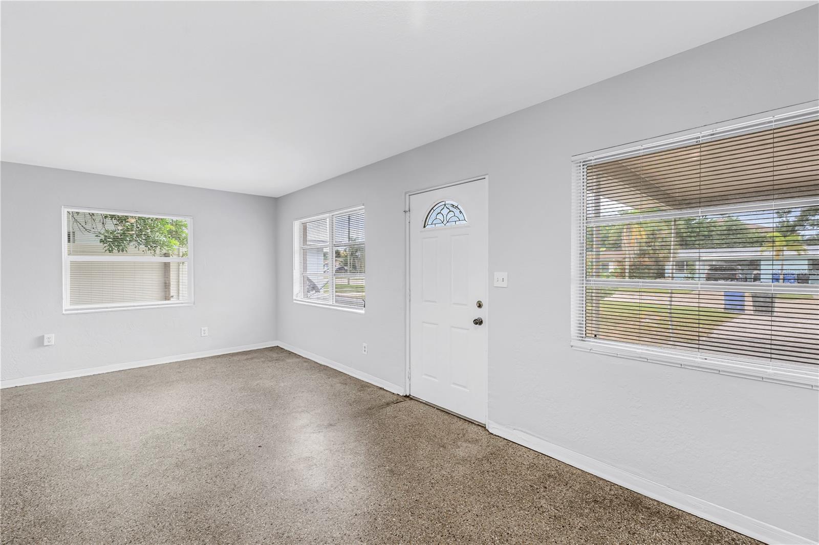 172 38th Ave Se Property Photo 6
