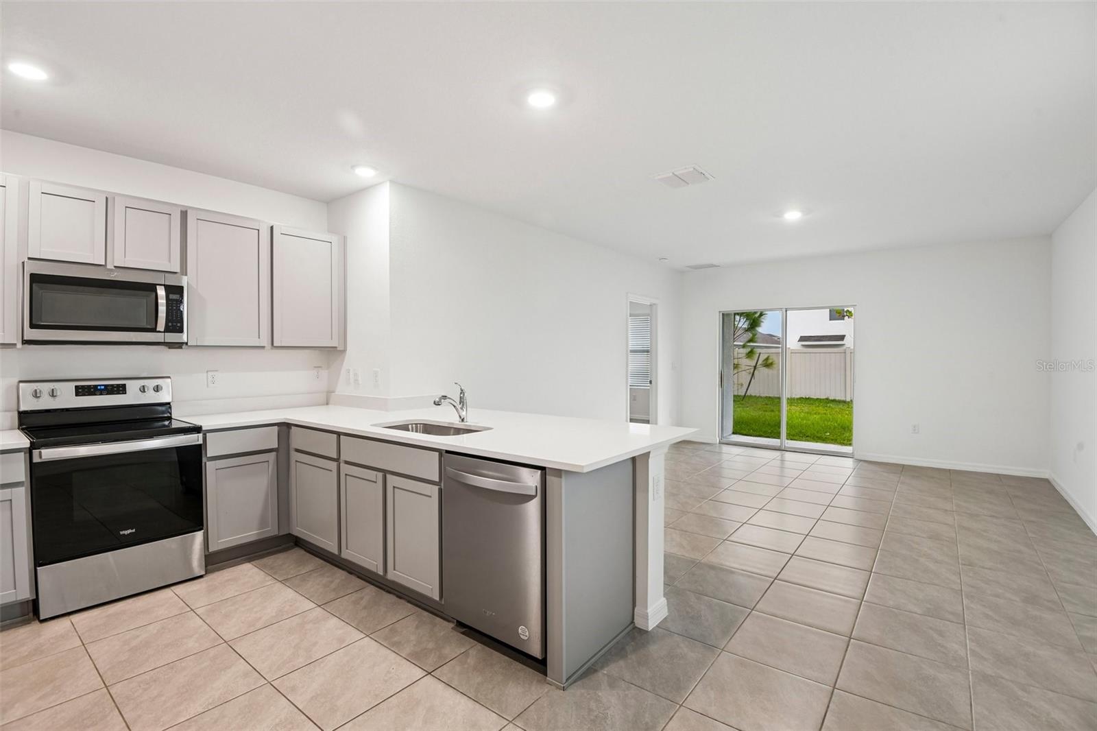 33319 Darley Dale Trl Property Photo 9