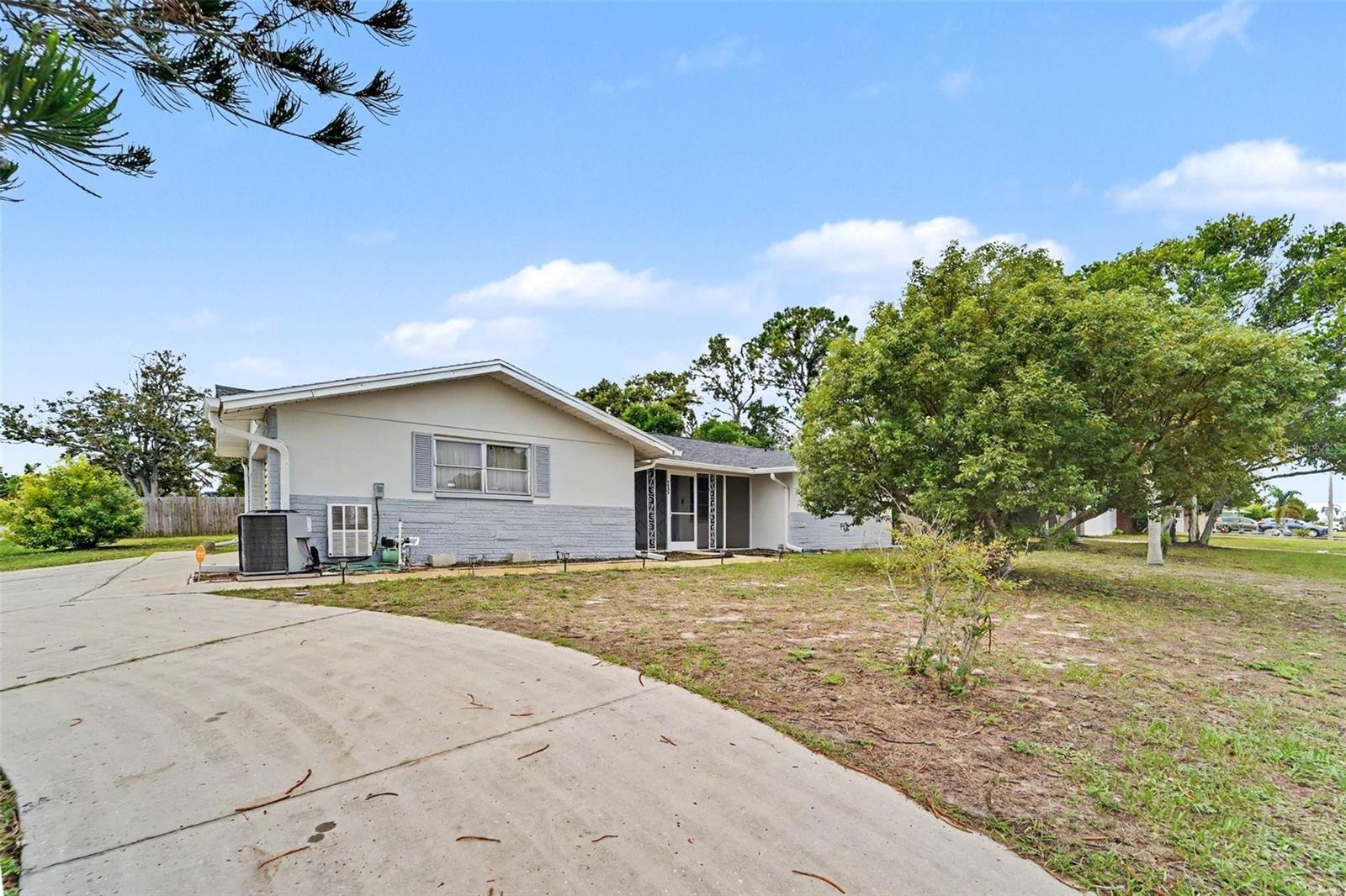 7922 Lilac Dr Property Photo 1