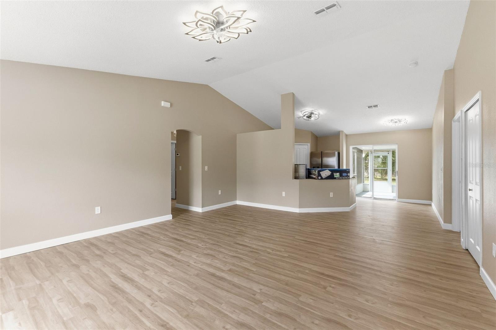 13393 Twin Lake Ave Property Photo 6