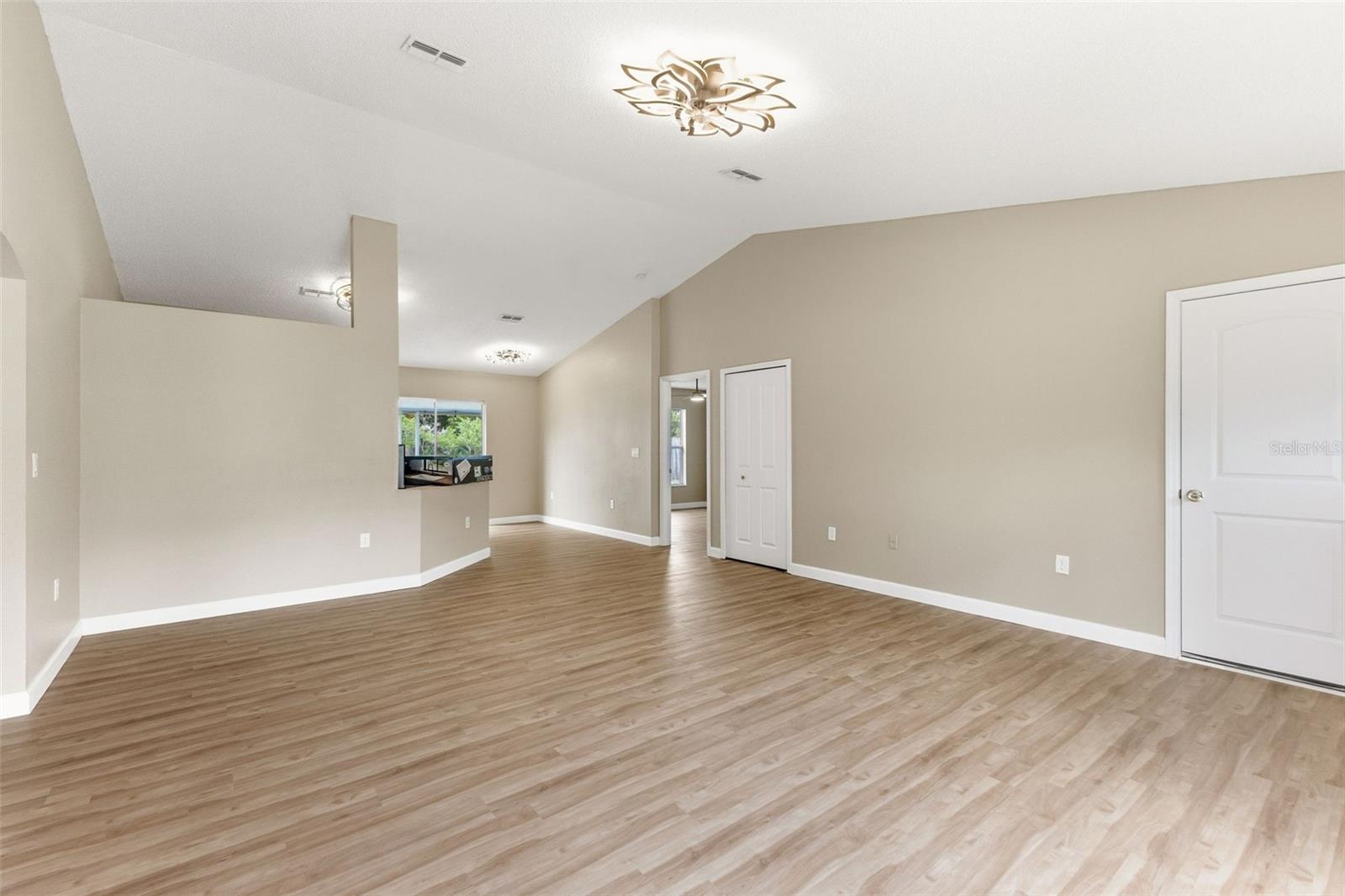 13393 Twin Lake Ave Property Photo 7