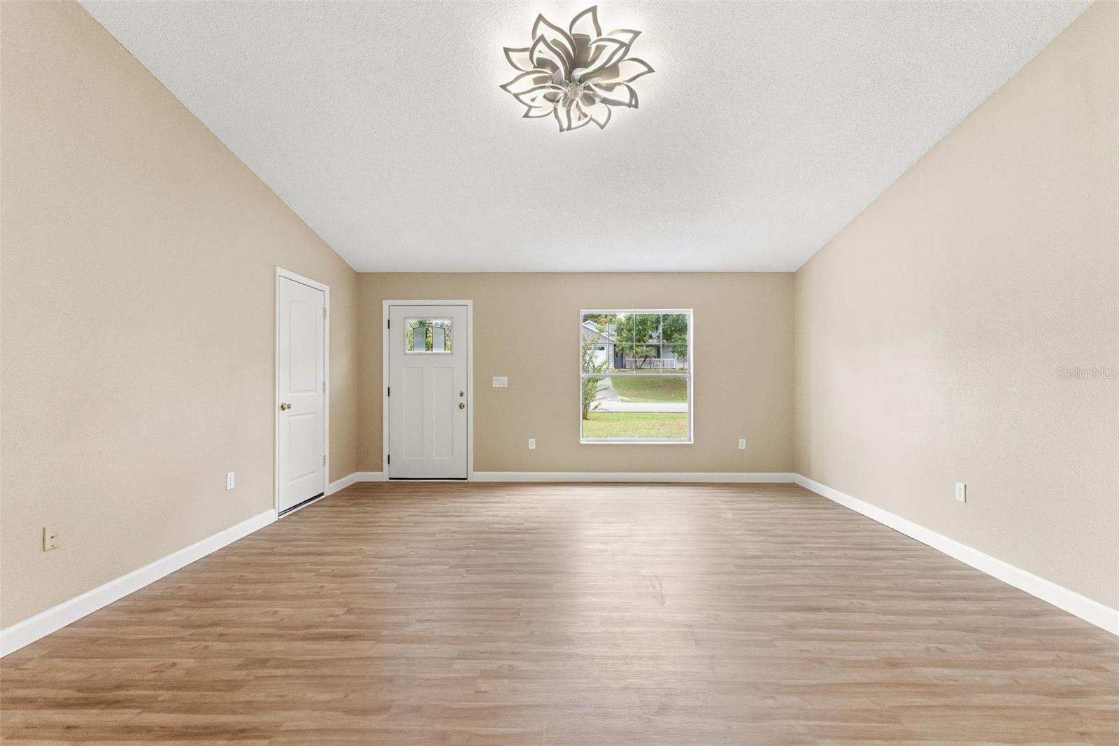 13393 Twin Lake Ave Property Photo 10