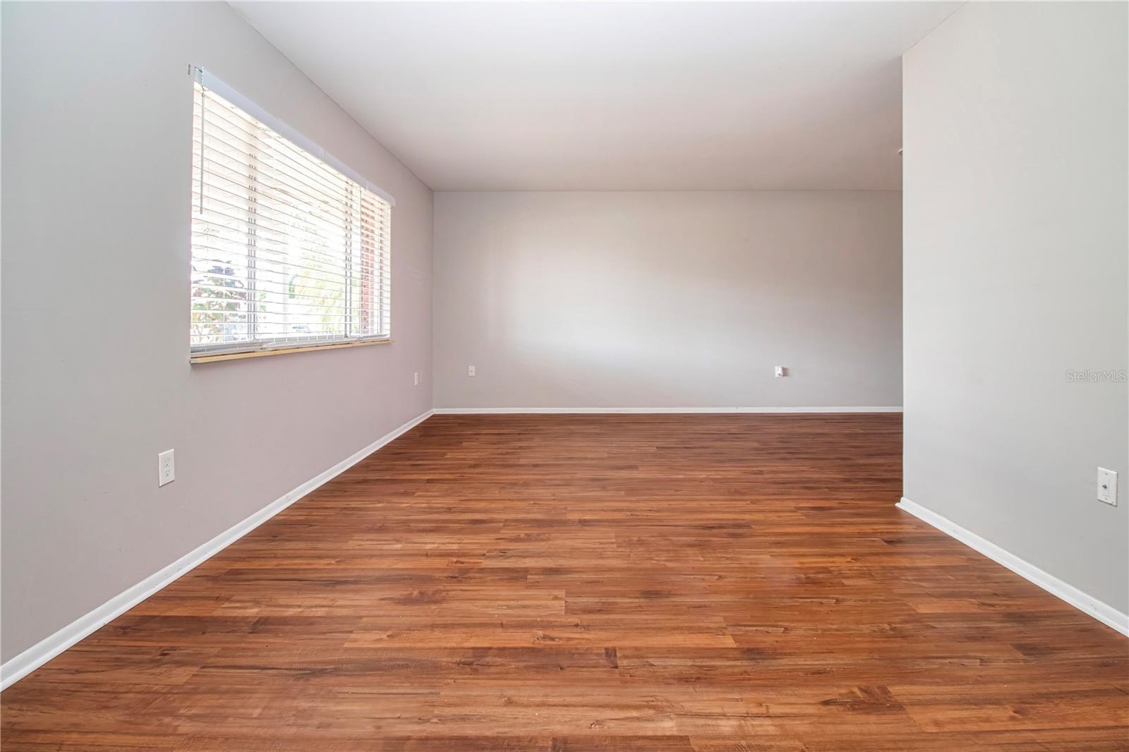 1507 N Lake Dr Property Photo 8