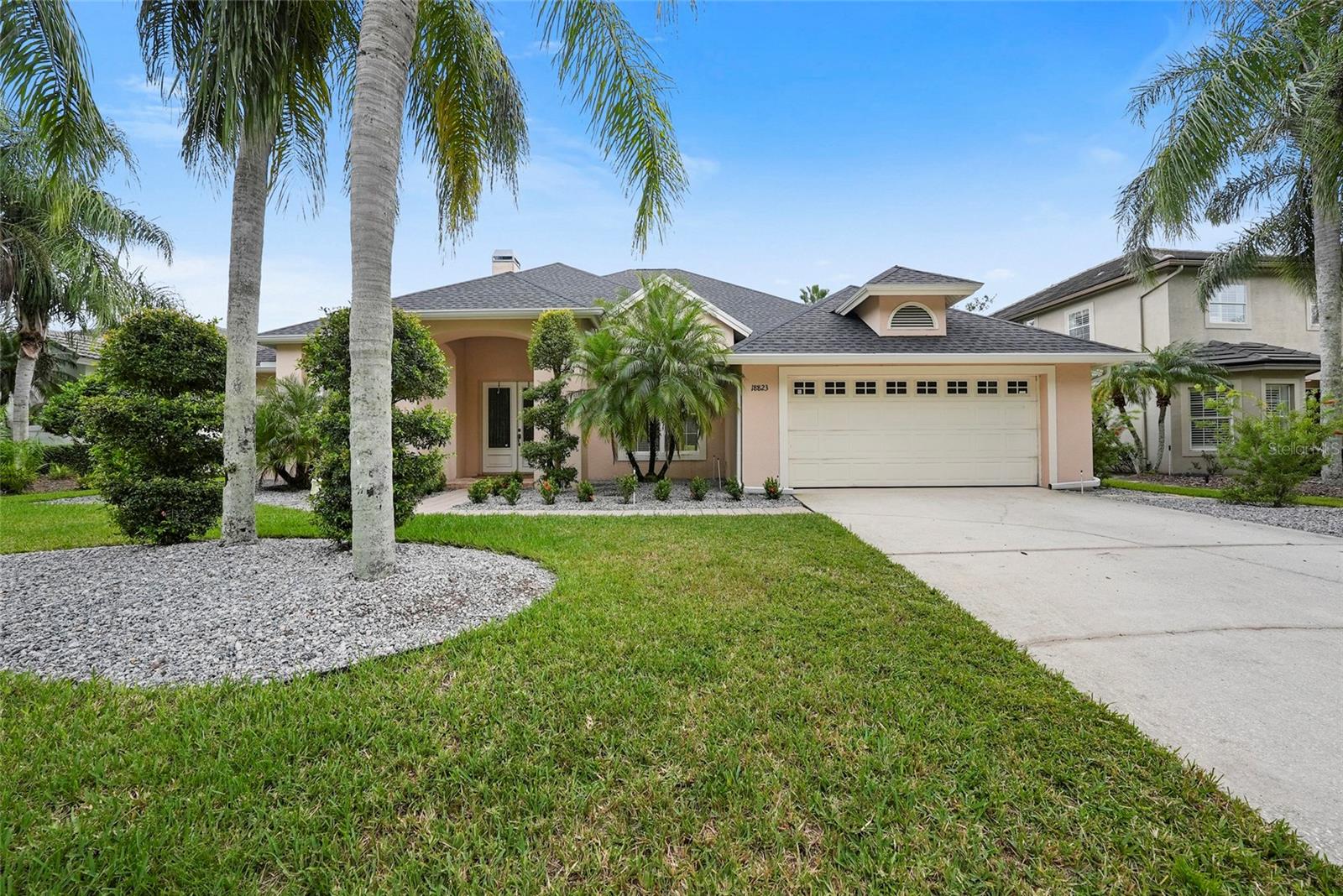 18823 Wimbledon Cir Property Photo 5