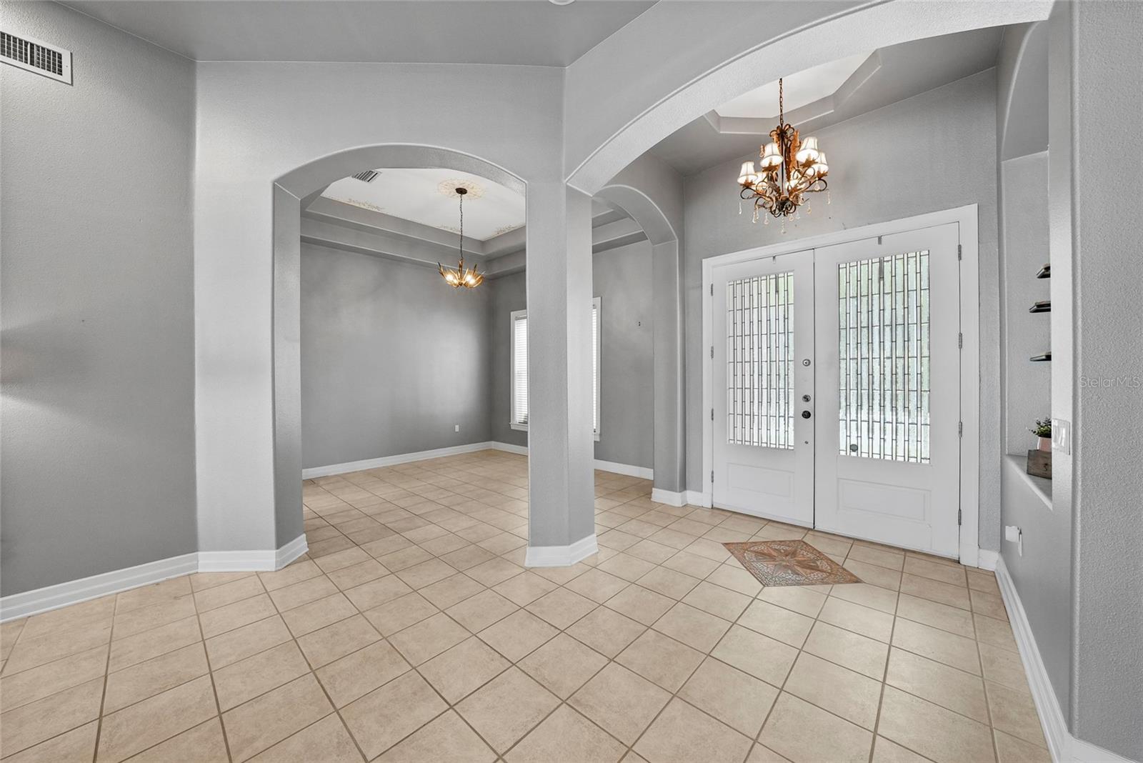18823 Wimbledon Cir Property Photo 8