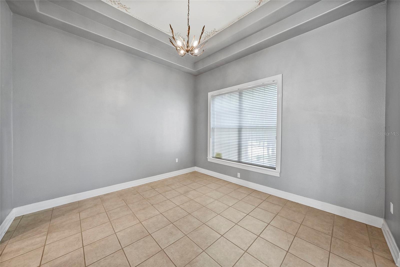 18823 Wimbledon Cir Property Photo 10