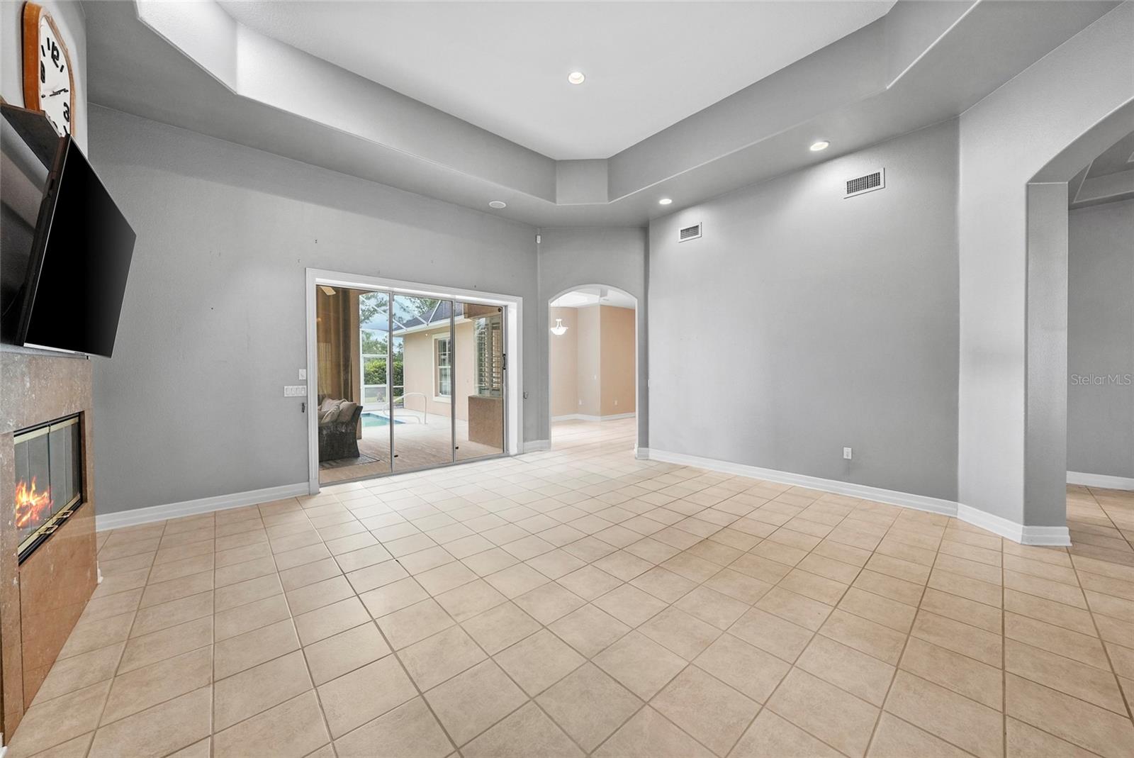 18823 Wimbledon Cir Property Photo 12