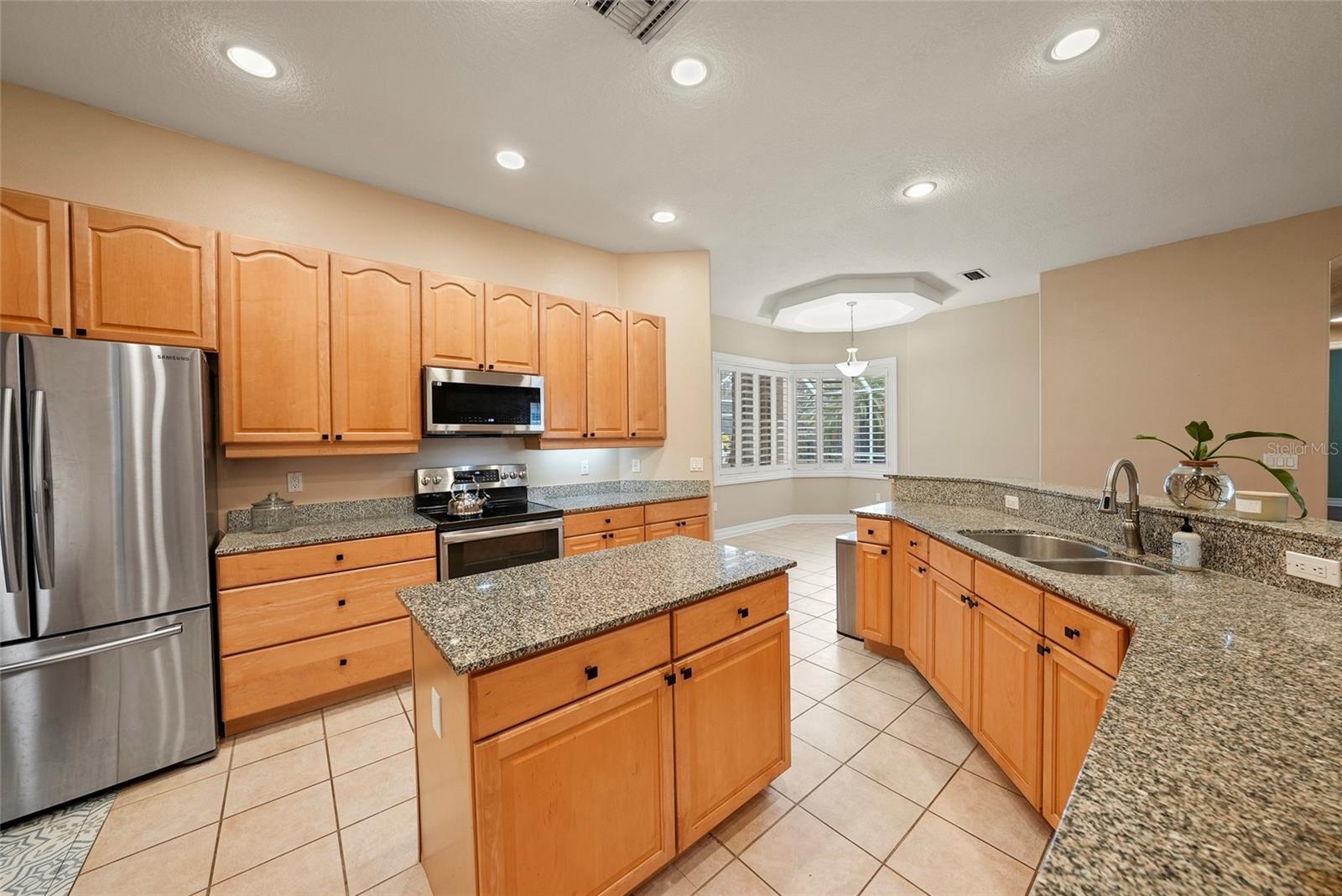 18823 Wimbledon Cir Property Photo 14