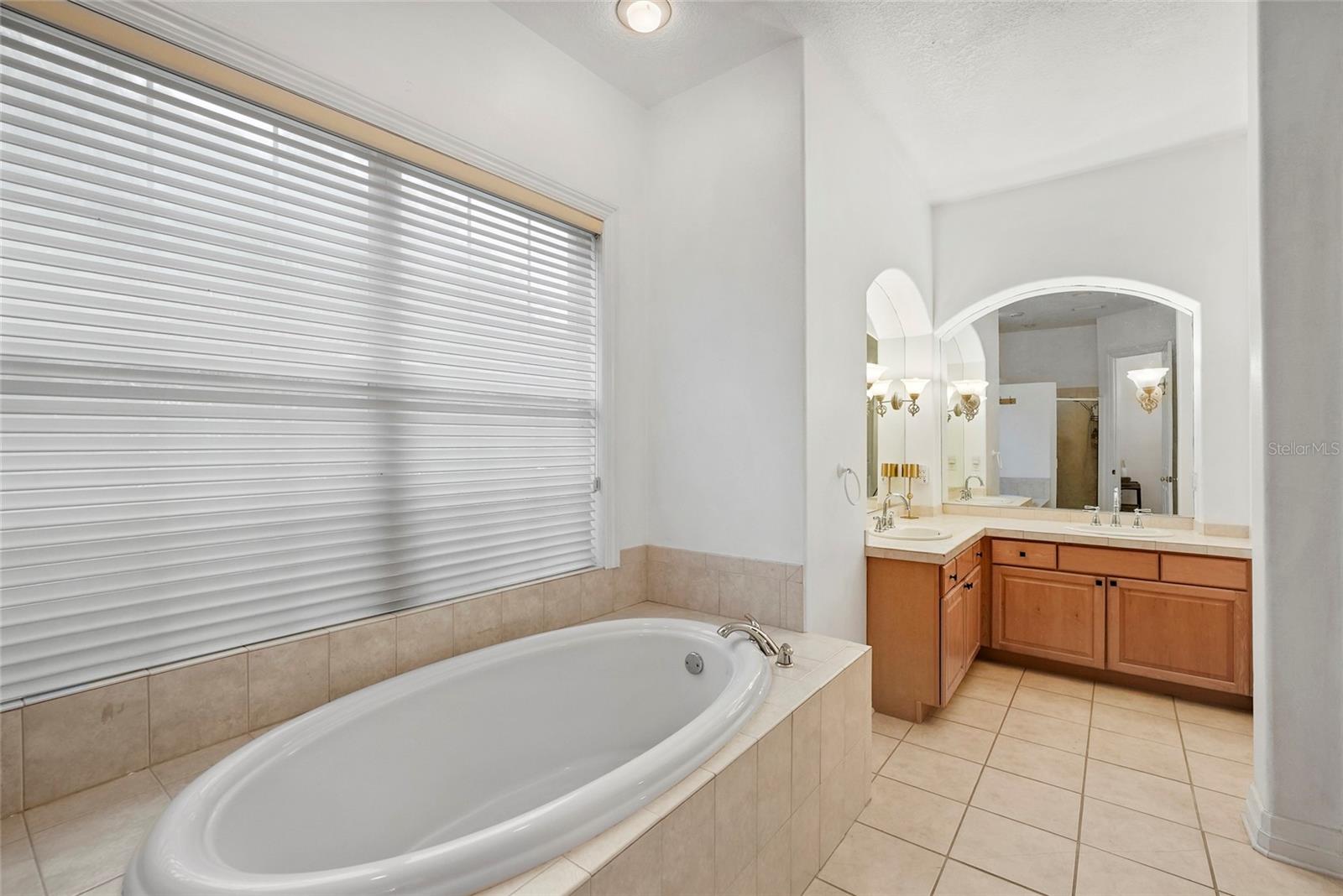 18823 Wimbledon Cir Property Photo 27