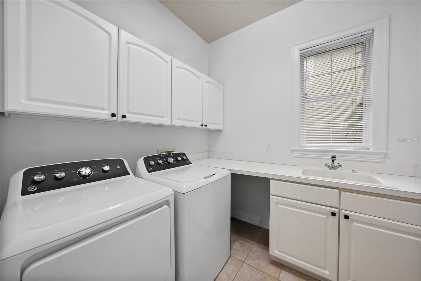 18823 Wimbledon Cir Property Photo 29