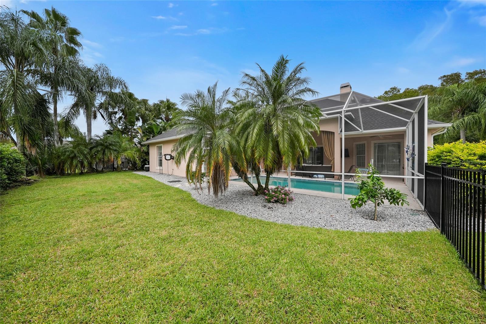18823 Wimbledon Cir Property Photo 33