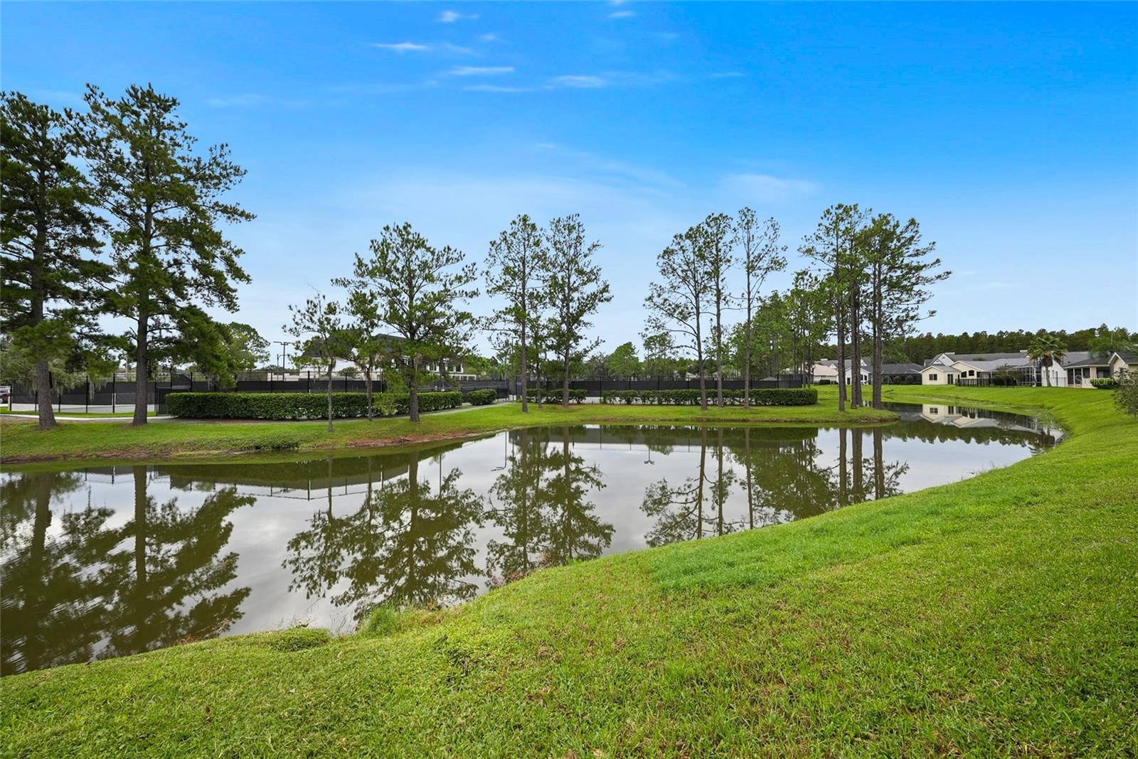 18823 Wimbledon Cir Property Photo 35