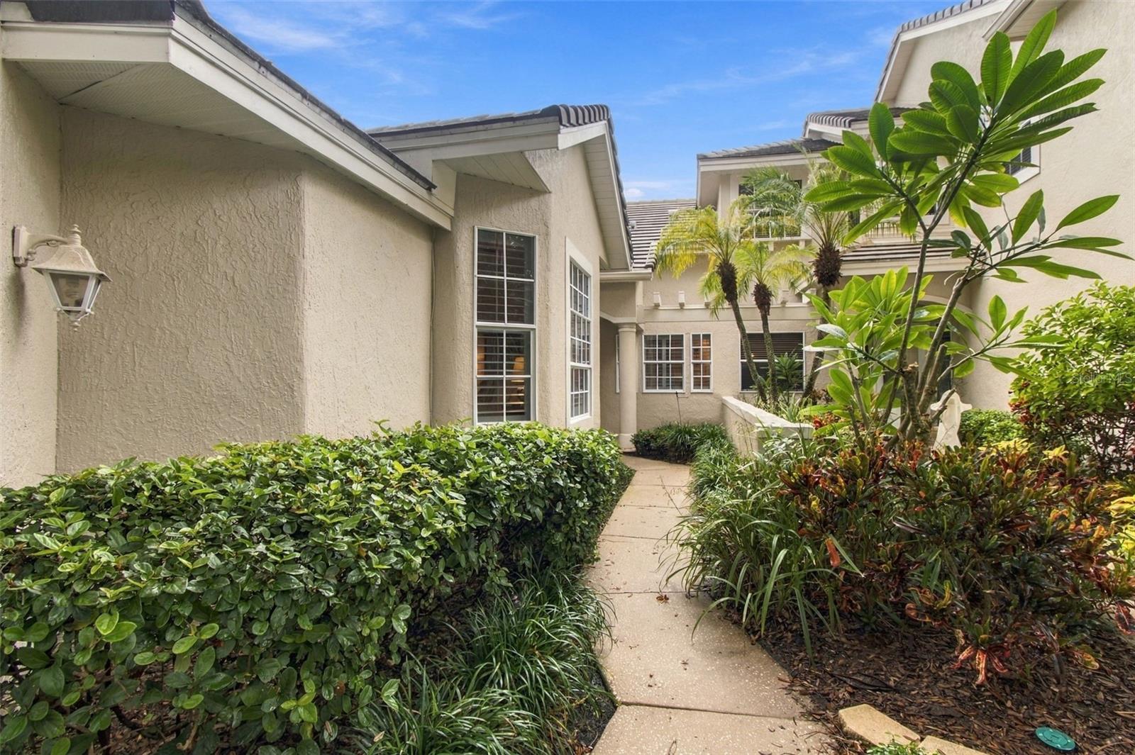 435 Date Palm Ct Ne Property Photo 2