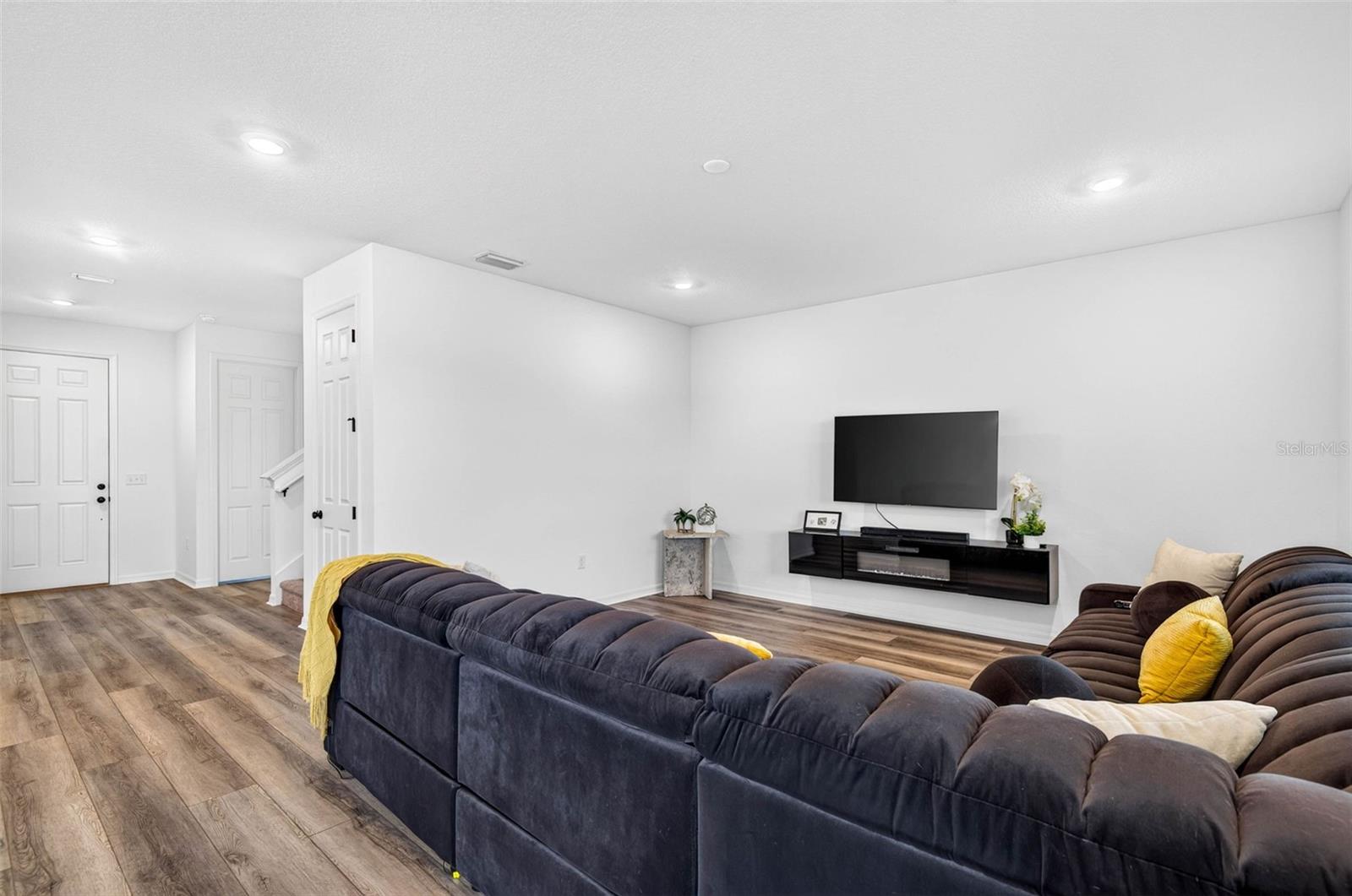 6384 Burning Opal Bnd Property Photo 14