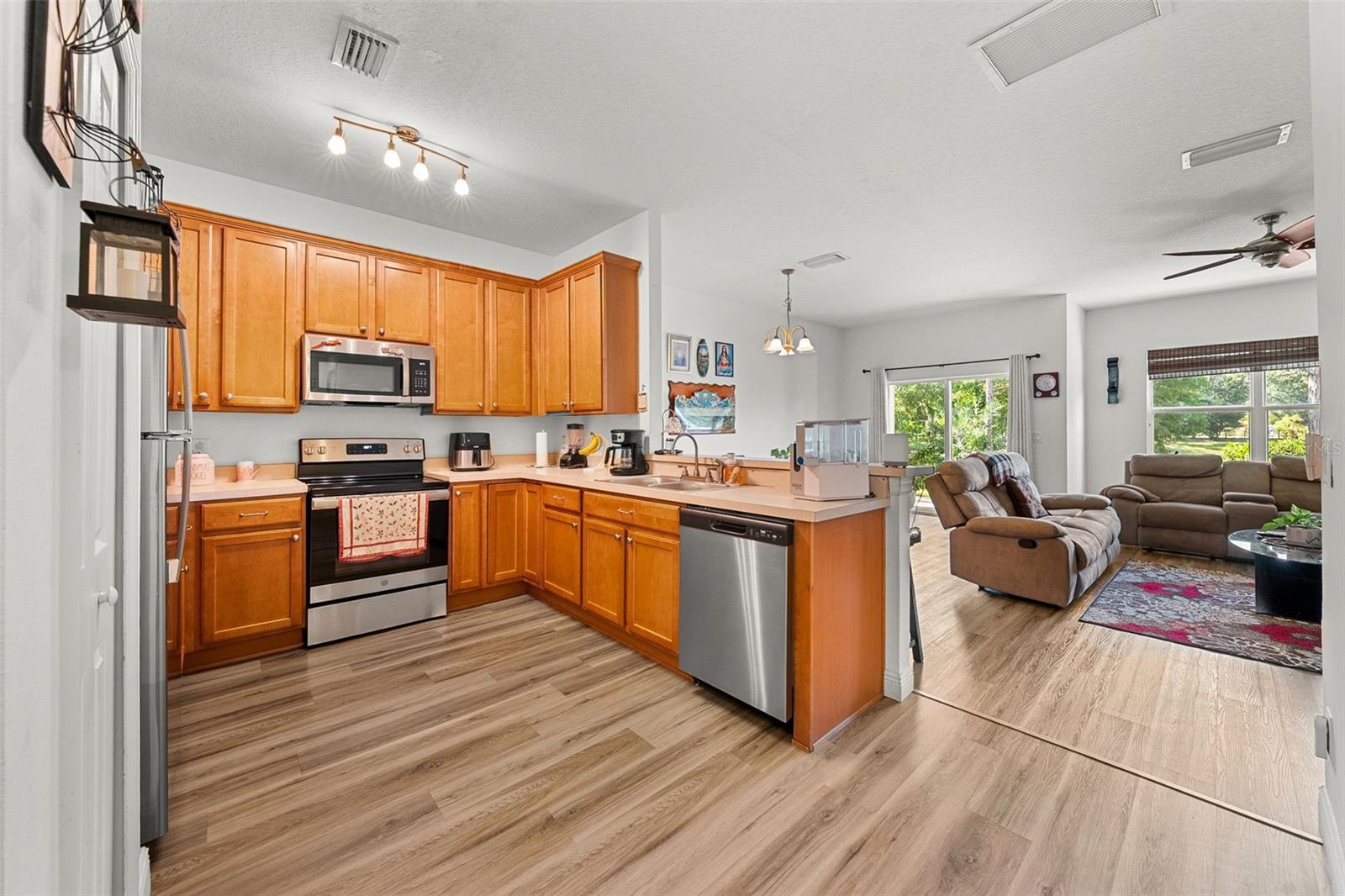 9237 River Rock Ln Property Photo 4