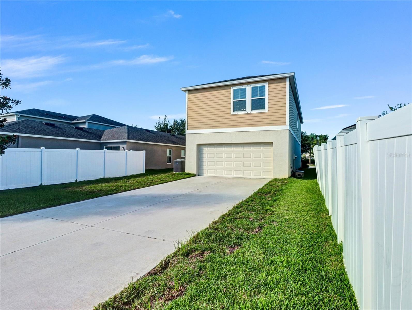 13018 Boggy Creek Dr Property Photo 4