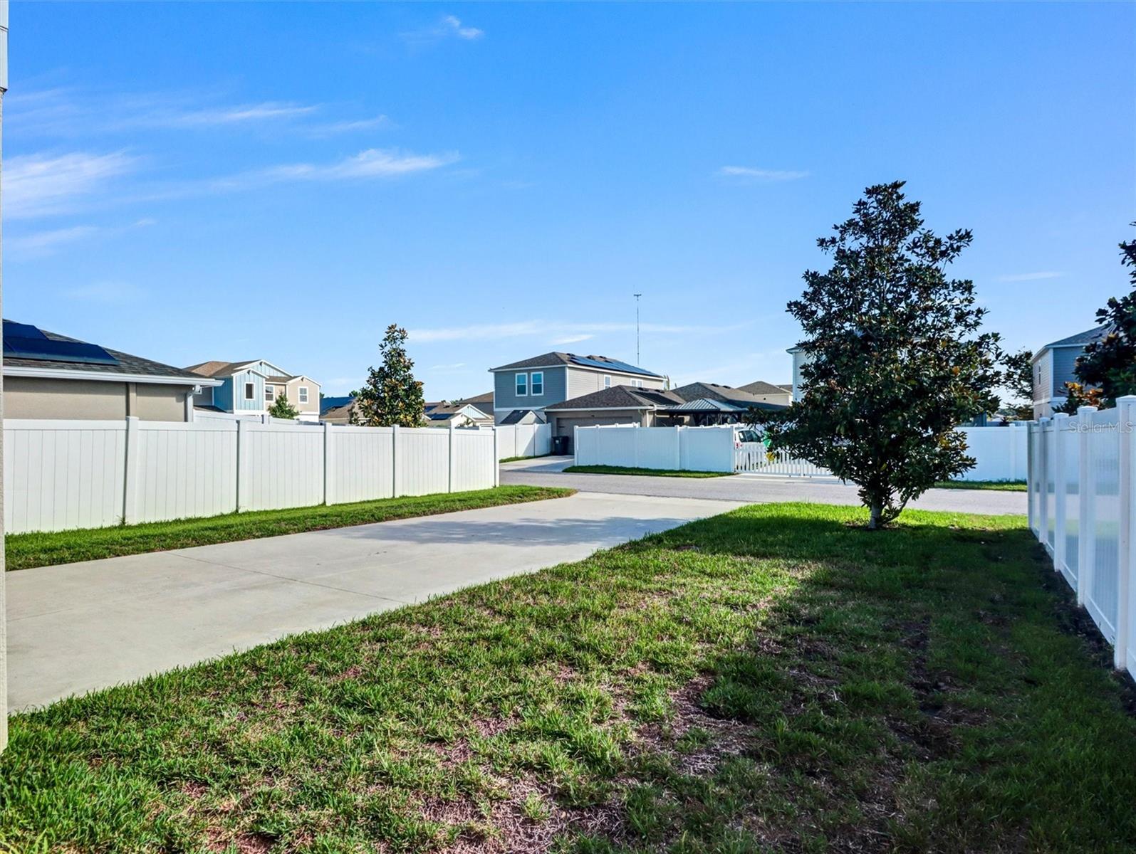 13018 Boggy Creek Dr Property Photo 5