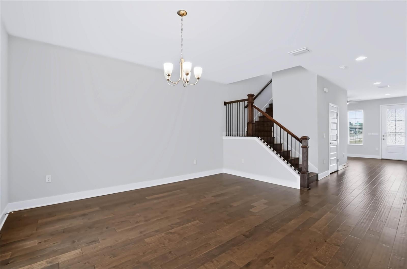 3022 W Gray St Property Photo 8