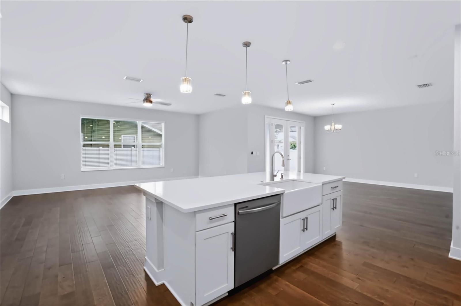 3022 W Gray St Property Photo 15
