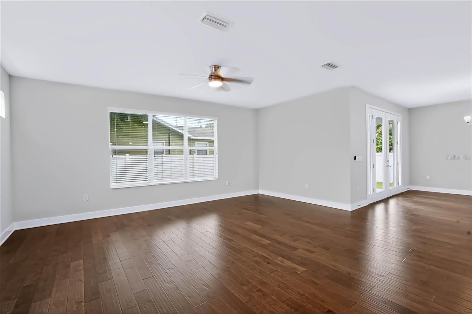 3022 W Gray St Property Photo 18