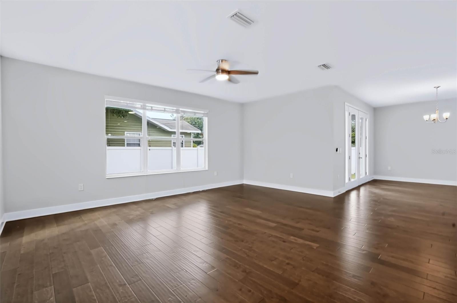 3022 W Gray St Property Photo 25