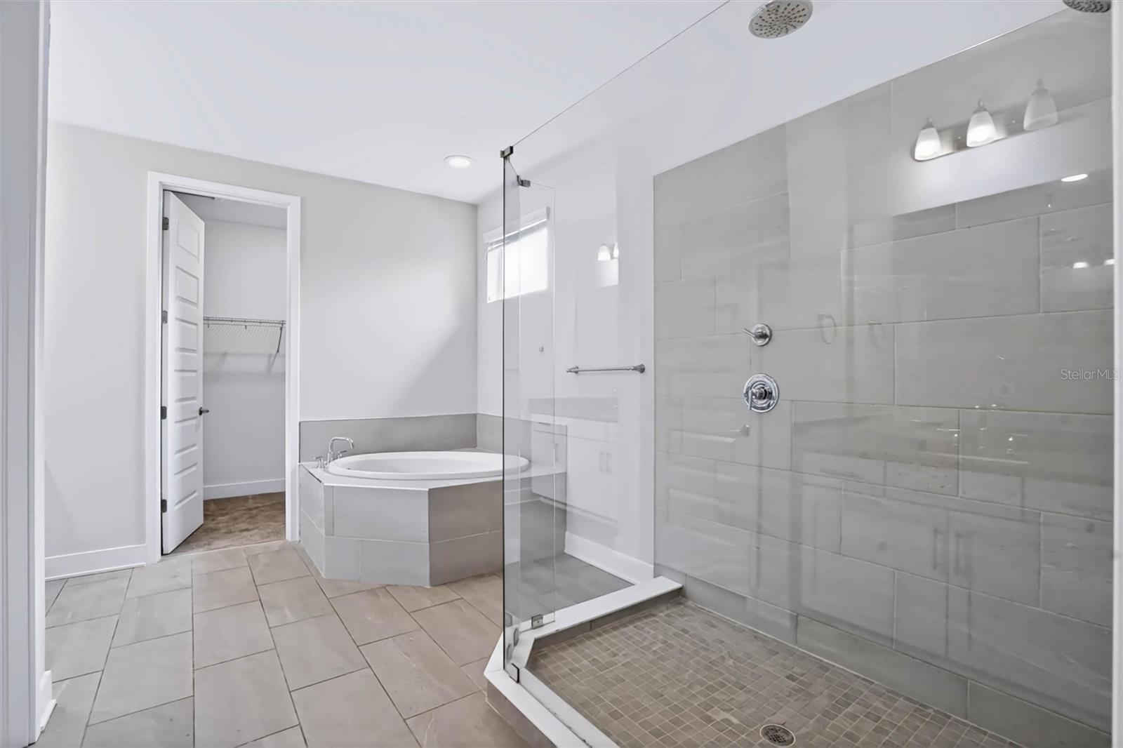 3022 W Gray St Property Photo 30