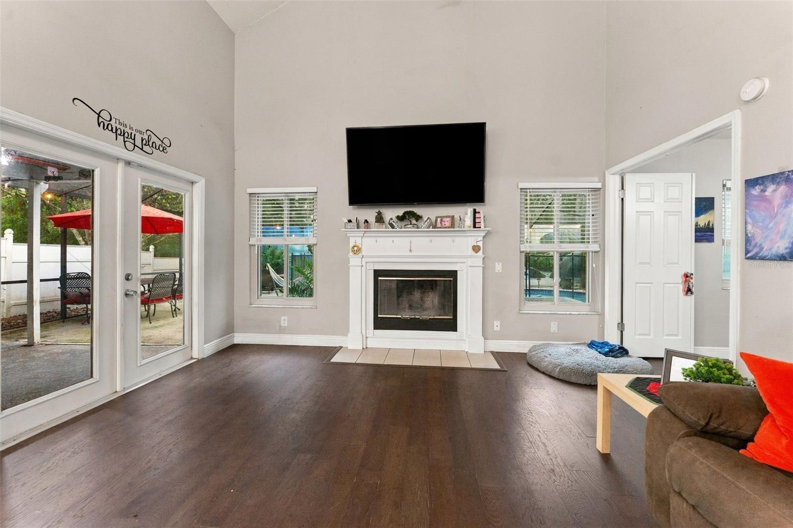 1621 Spinning Wheel Dr Property Photo 3