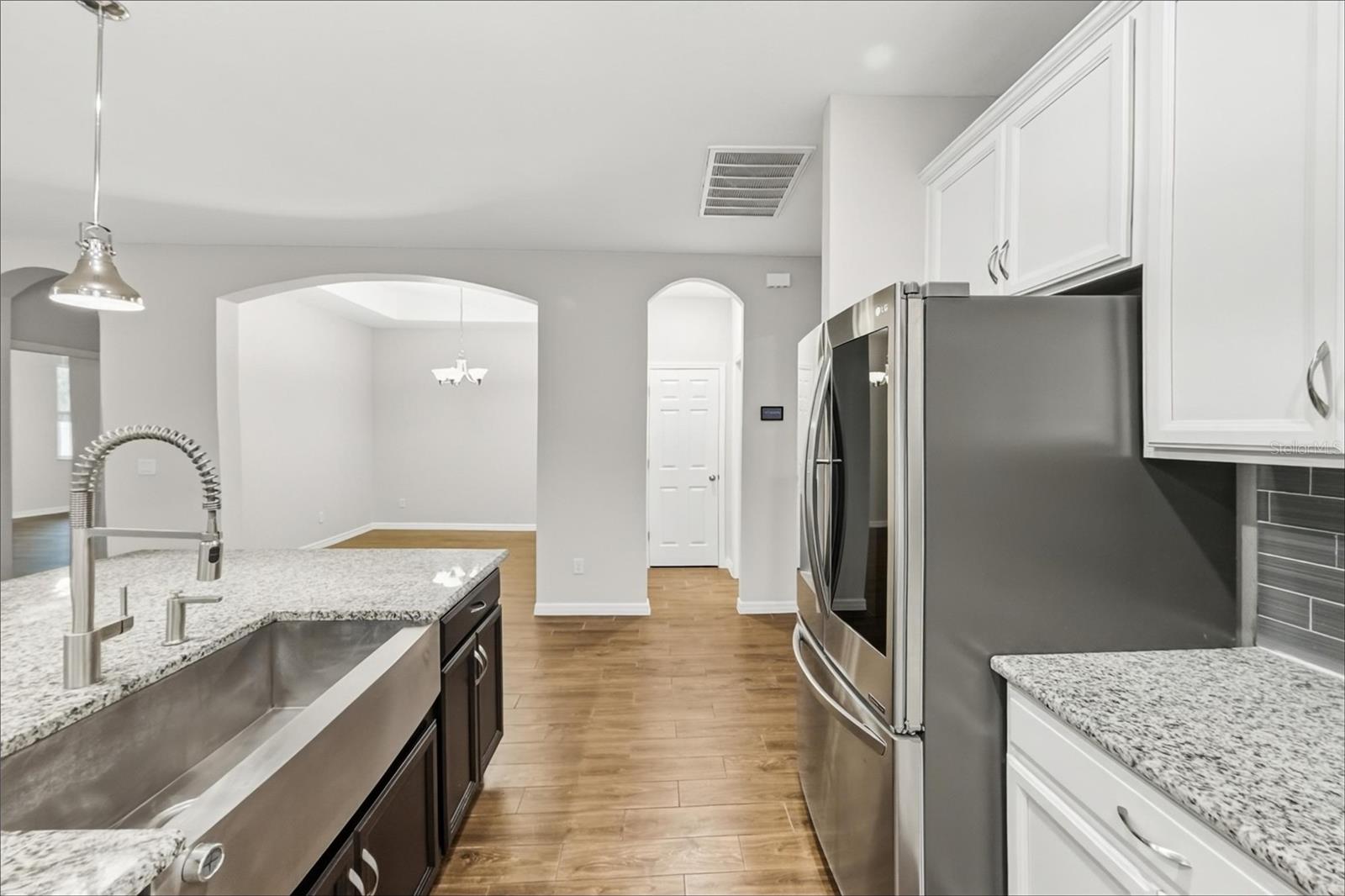 827 Daybreak Pl Property Photo 6