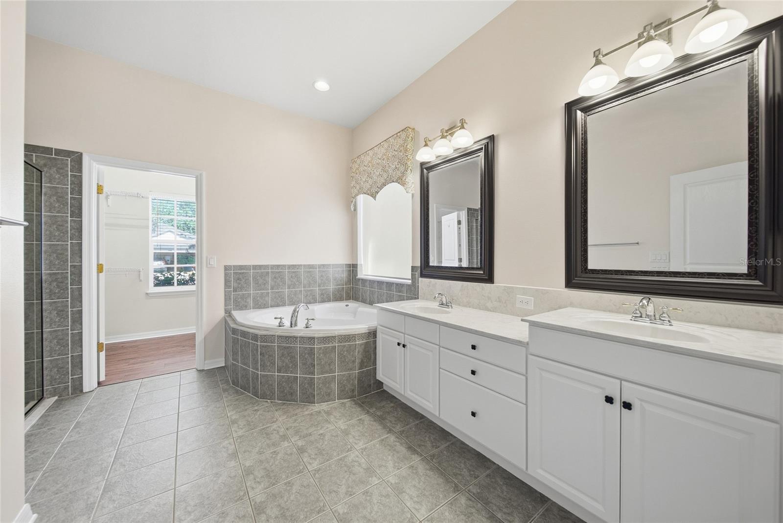 7137 Derwent Glen Cir Property Photo 11